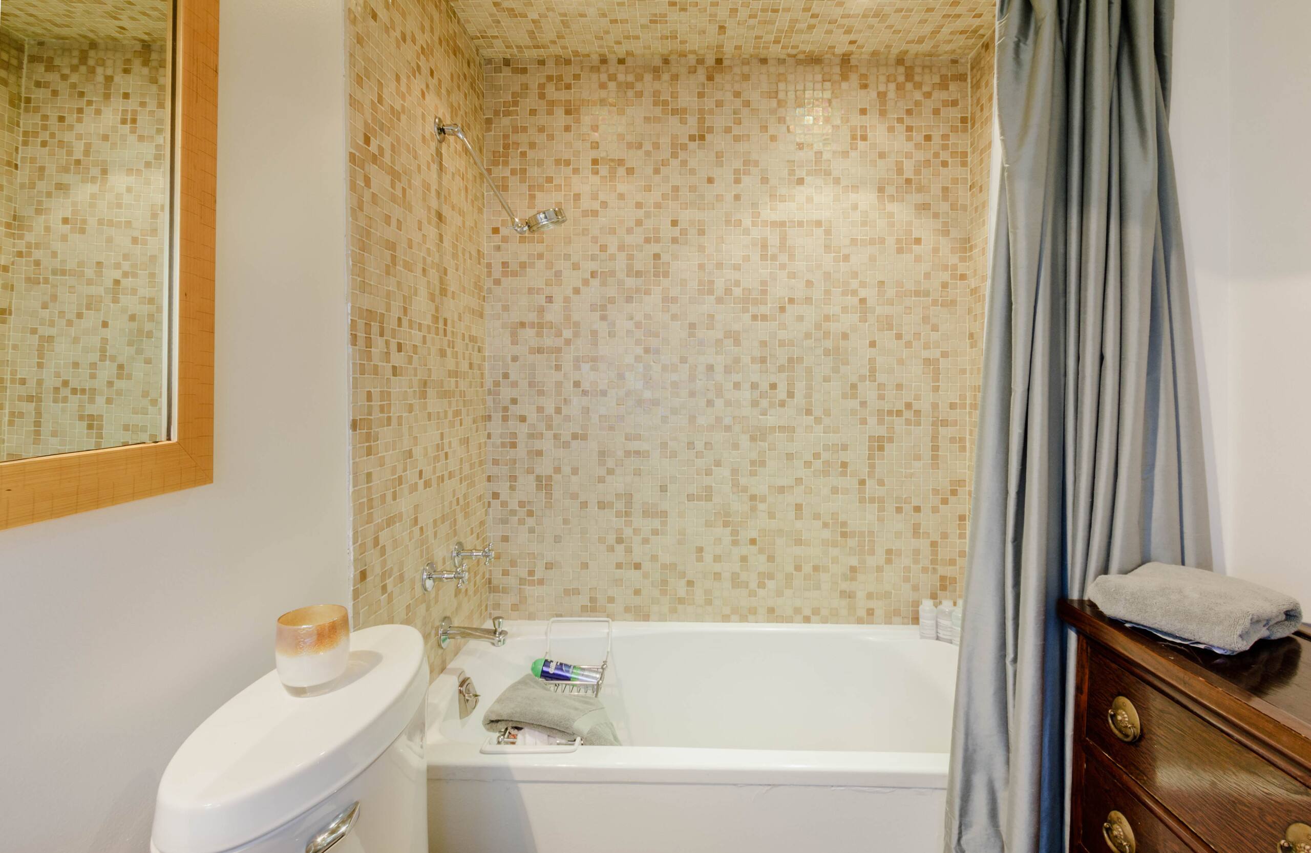 Condo in San Francisco · ★4.93 · 3 bedrooms · 3 beds · 2 baths - Image 19