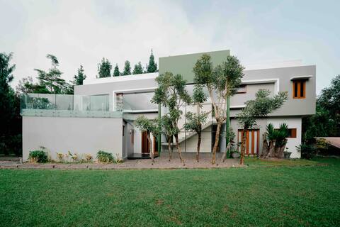 Serenity Villa Dago Cimenyan Bandung TAHURA