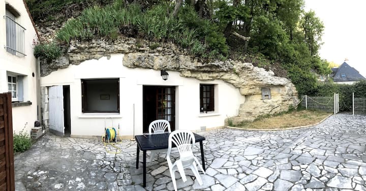 location vacances maison troglodyte tours