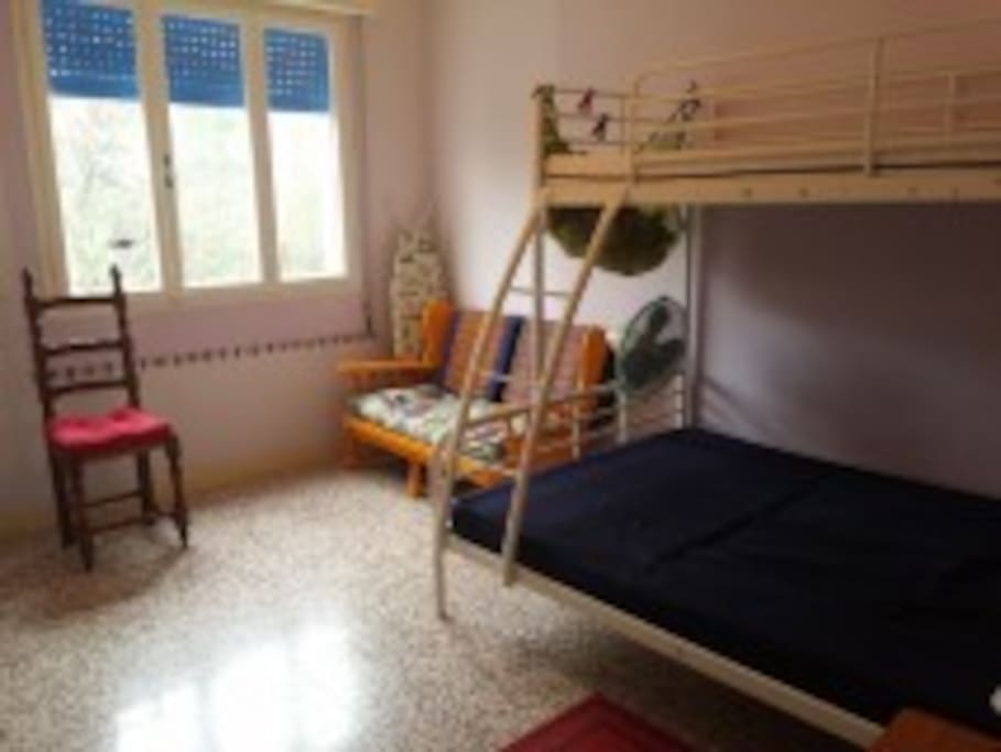 2nd bedroom