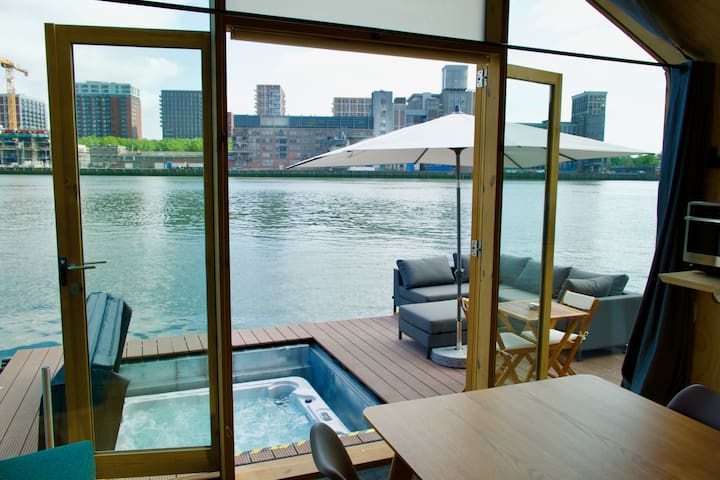 Wikkelboat 3 @ Floating Rotterdam Rijnhaven