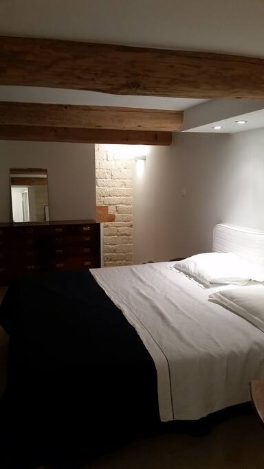 Deux lits confortables.