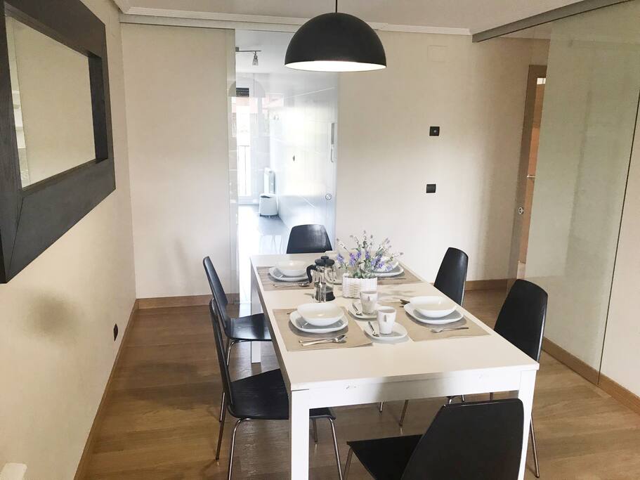 La zona de comedor, comunica con la cocina