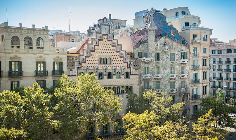 Luxury Paseo de Gracia Casa Batllo BarcelonaCenter