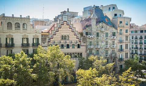 Airbnb con mejor rendimiento: Luxury Paseo de Gracia Casa Batllo Barcelona Center en La Dreta De L'eixample