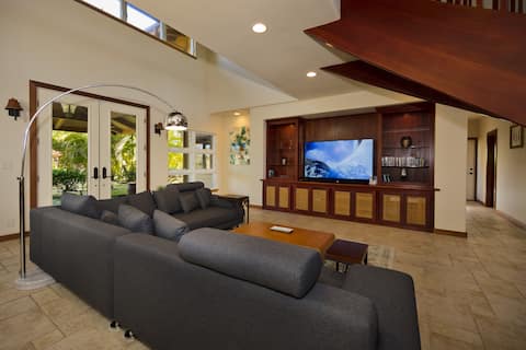 Top performing Airbnb: Villa Paraiso Hawaii Huge Pool & Hot Tub. Up to 12 in Big Island