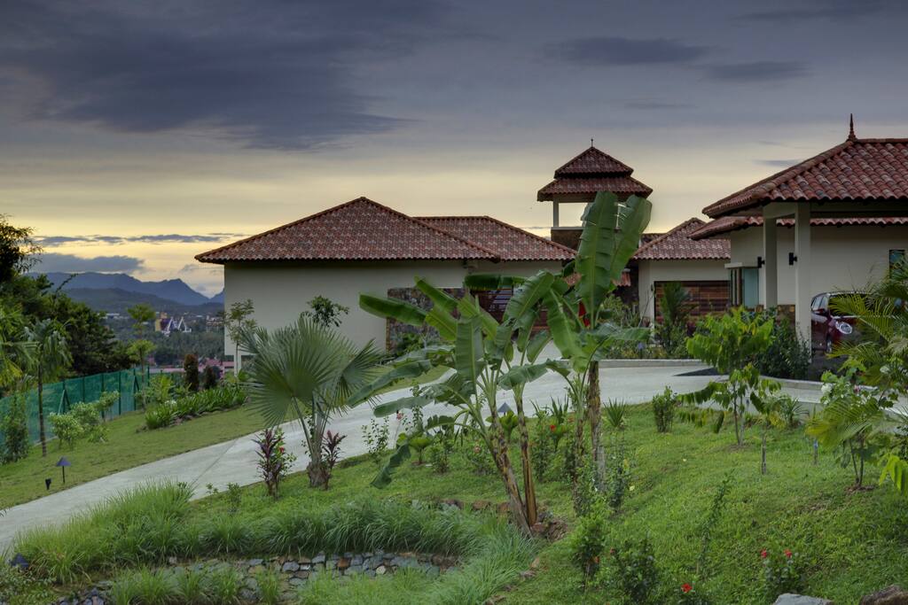 Jasmine and Hibiscus Villas