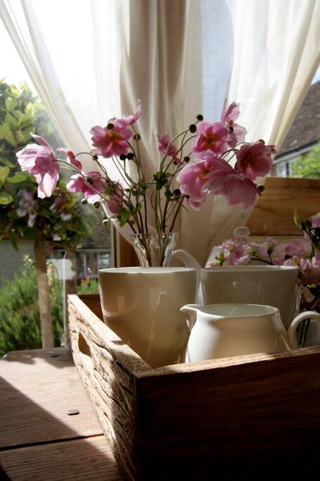 Tea and coffee is provided