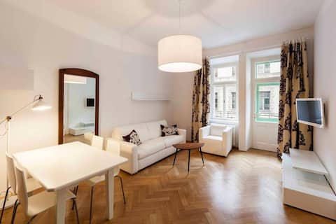 Laurenz Apartment Modern with balcony
