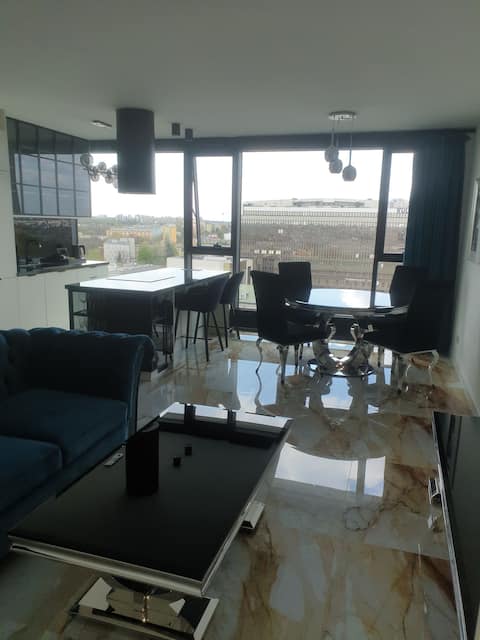 Popular Airbnb listing: Apartment 14th floor Racławickie 10 Home&SPA in Wieniawa