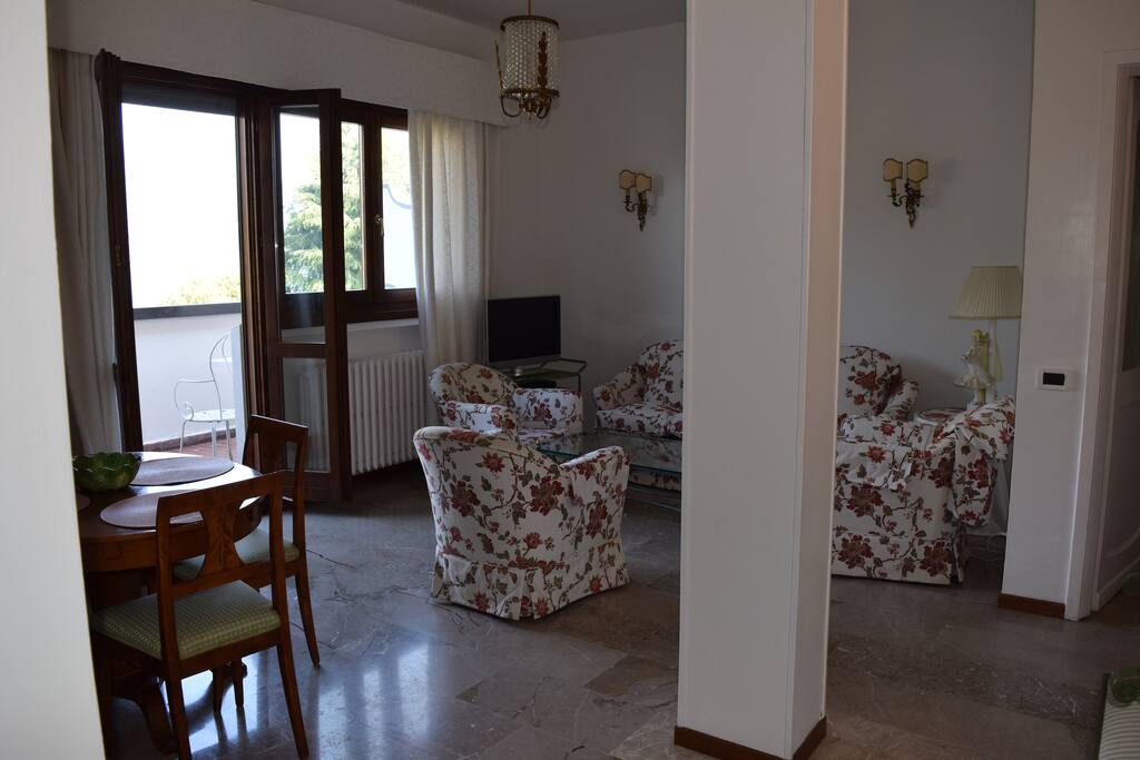 Soggiorno e zona pranzo