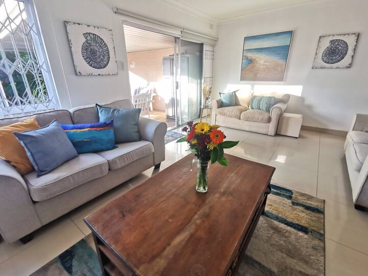 Peace of Heaven (a 1 minuto a 2 umhlanga Beach) Inverter Casas en