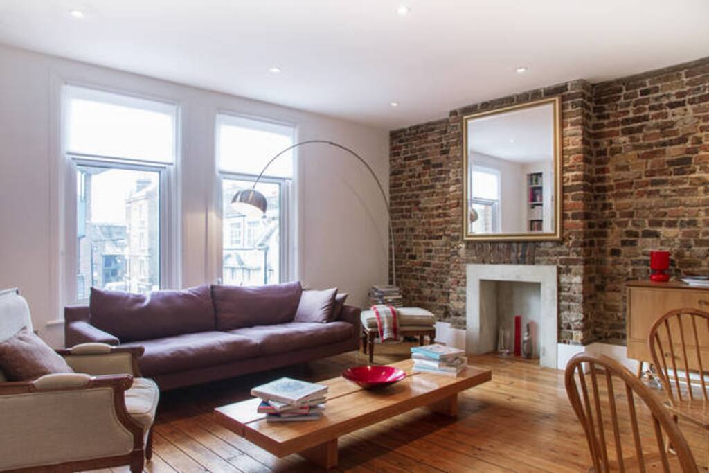 Bright, spacious Living Room