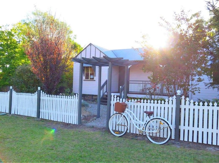 Briar Rose Cottages The Mulberry Cottages for Rent in Stanthorpe
