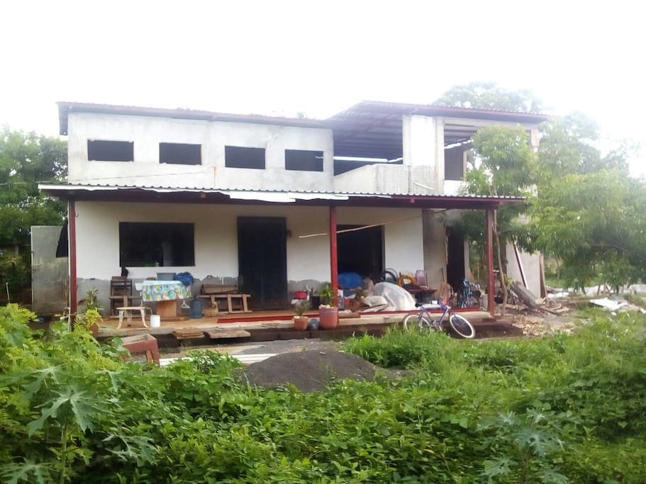 La casa es linda, y comoda