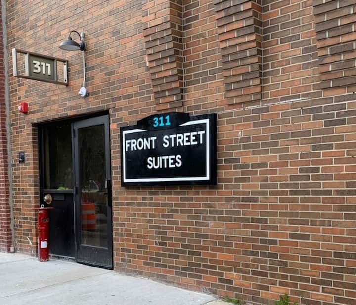 Front Street Condo W/ Hot Tub!1 - Traverse City, MI