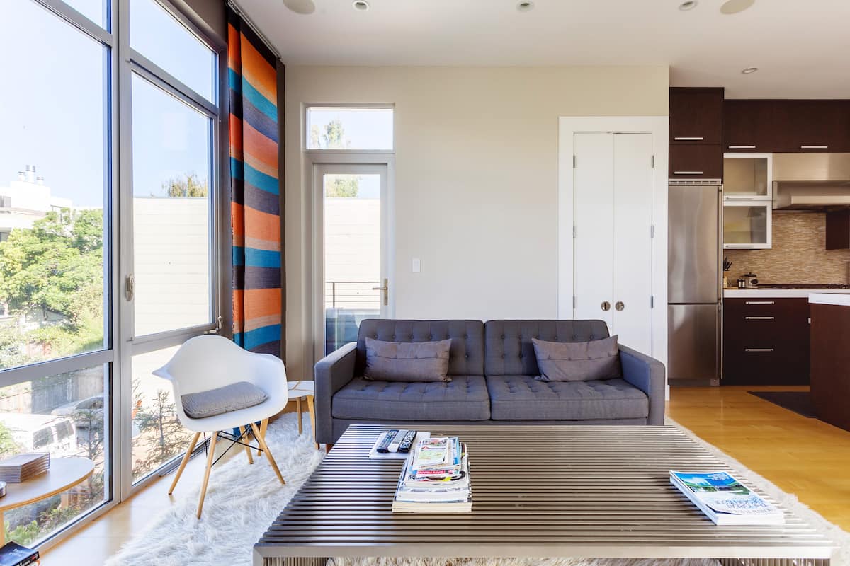 21st-Century Castro Bordering Apartment With Roof Deck