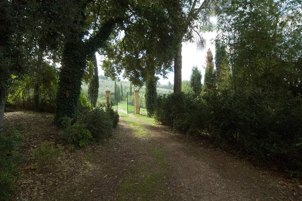 Ingresso al parco della Villa