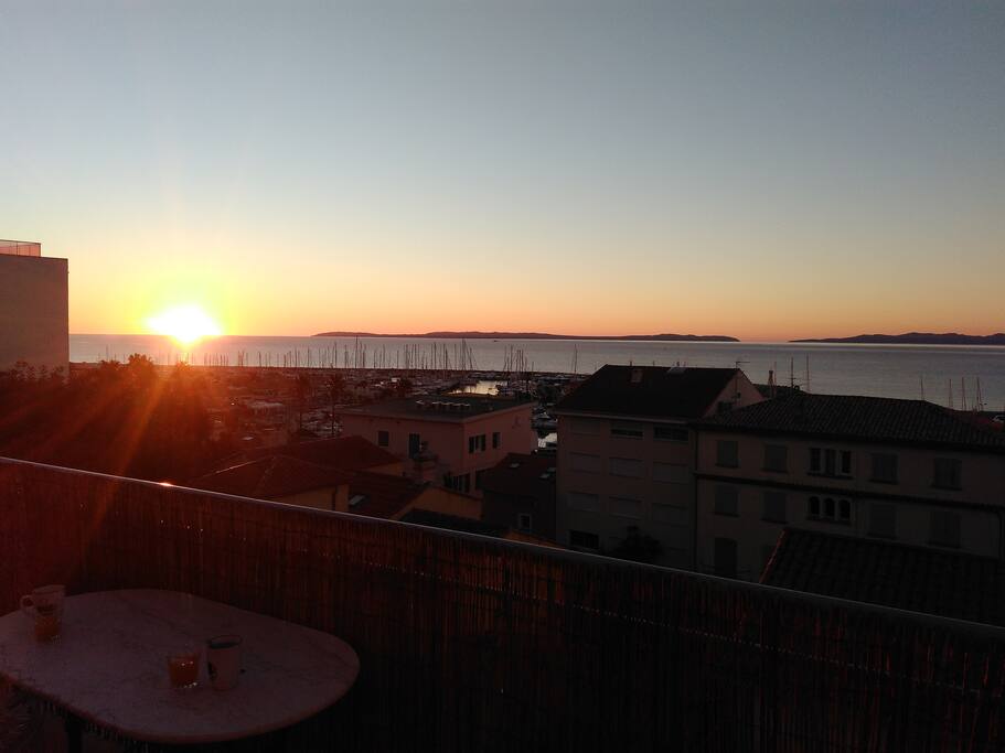 Levé de soleil hivernal