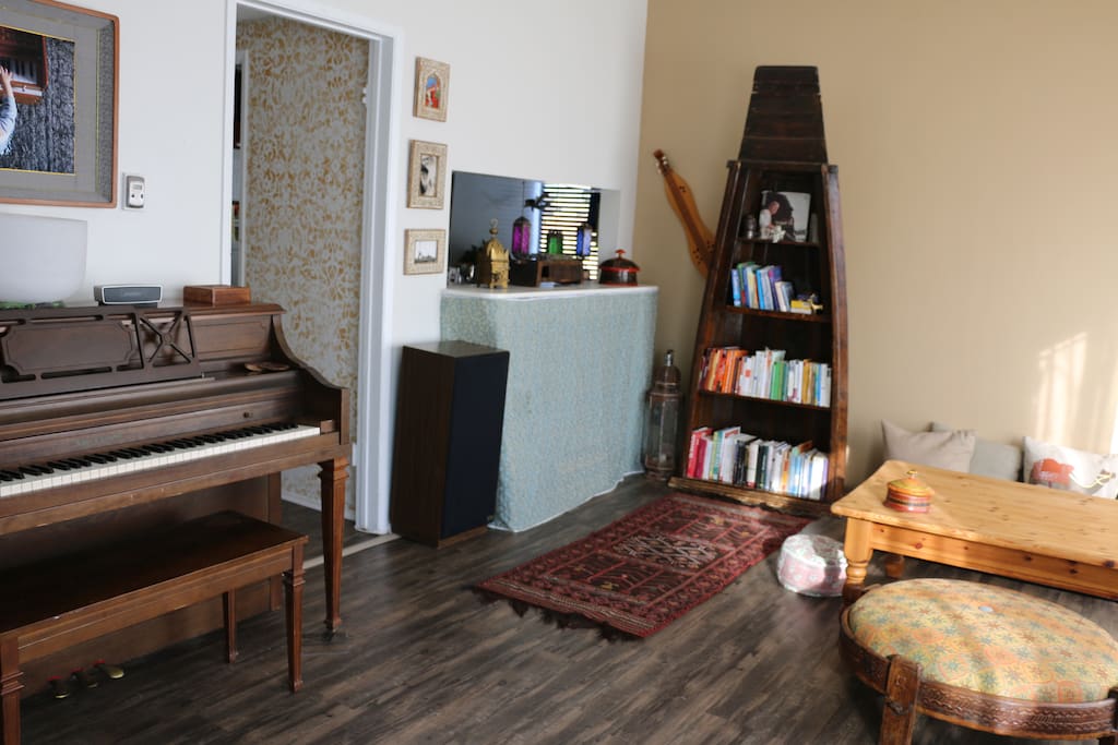 Piano, TV, Travel Books
