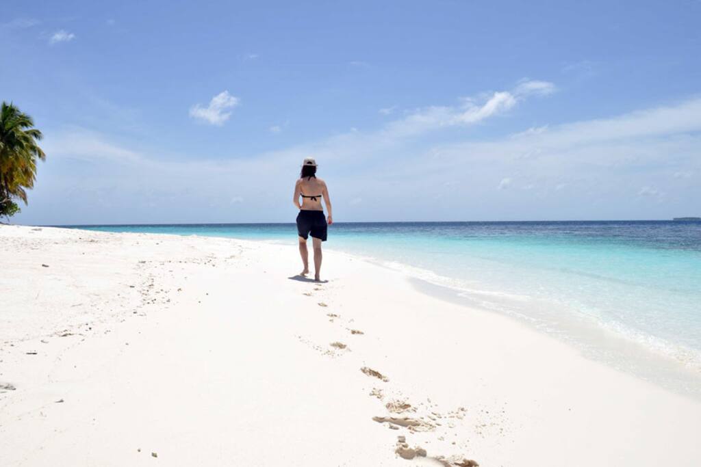 Feel the white sandy beaches of Maldives