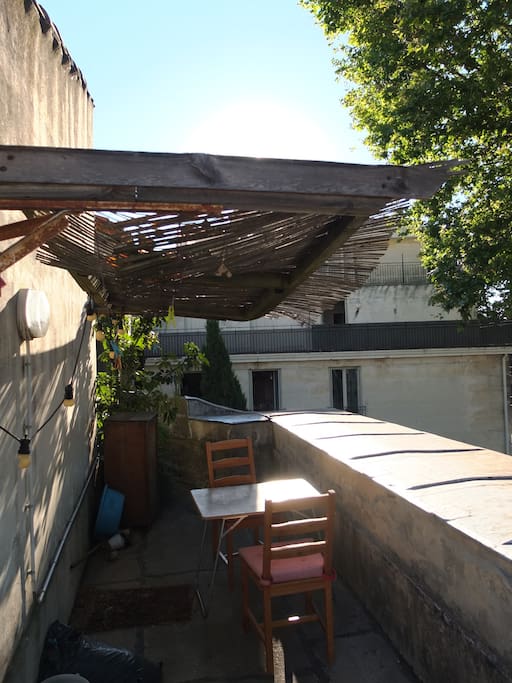 Partie ombragée de la terrasse