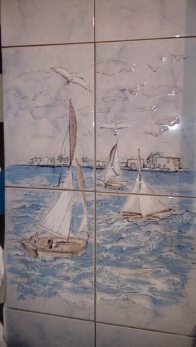 Une jolie marine déco, de la salle d'eau.