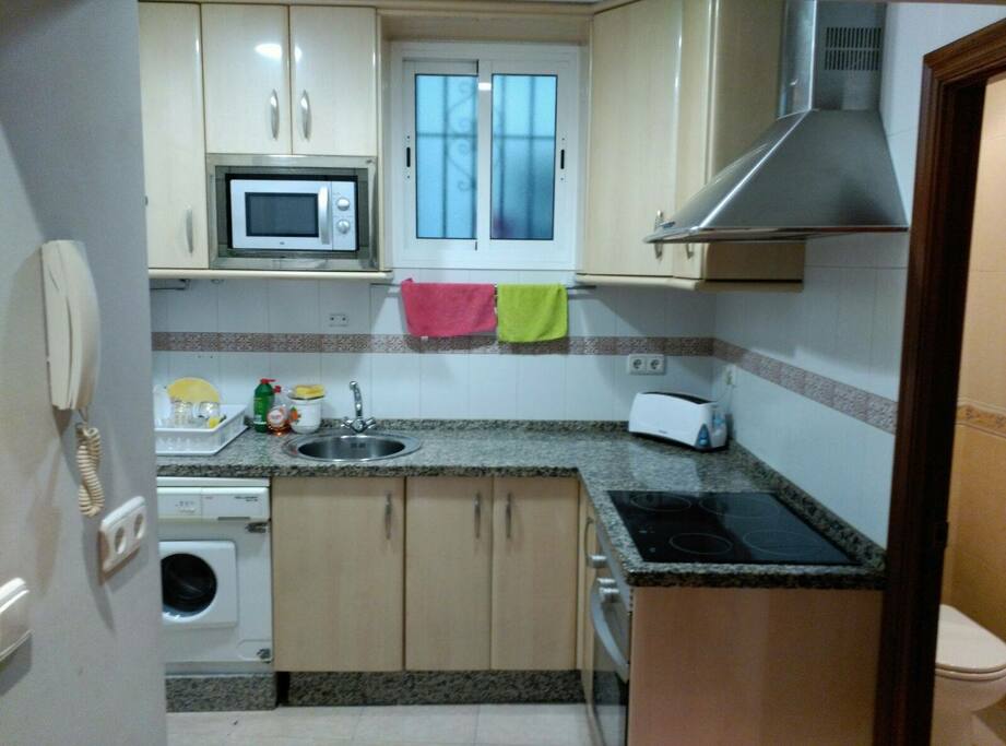 Cocina con lavadora,microondas