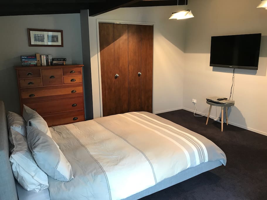 First guest bedroom.