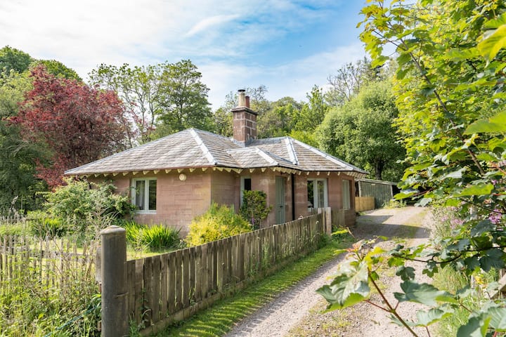 The Gate Lodge At Bamff Ecotourism - Blairgowrie