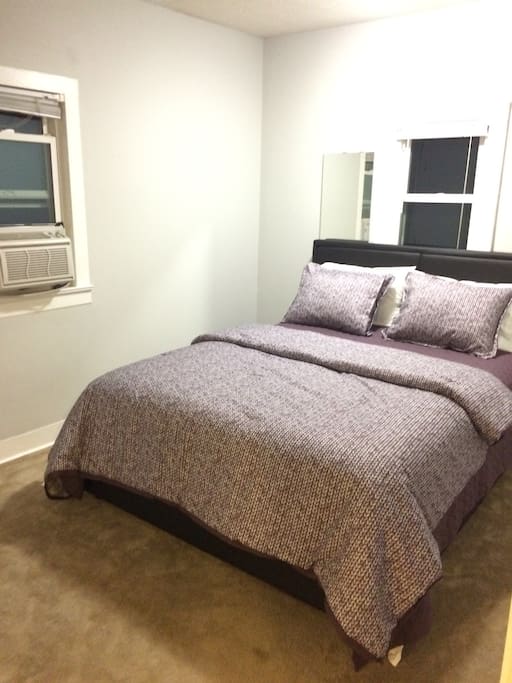 Super comfortable bed to get a great night rest!