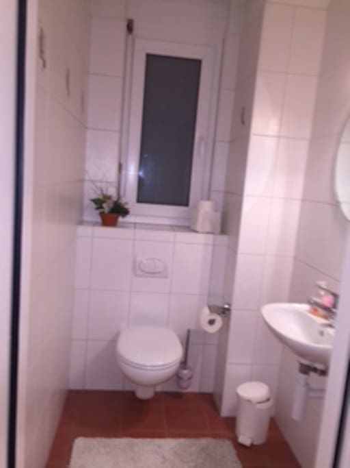 1/2 bath room