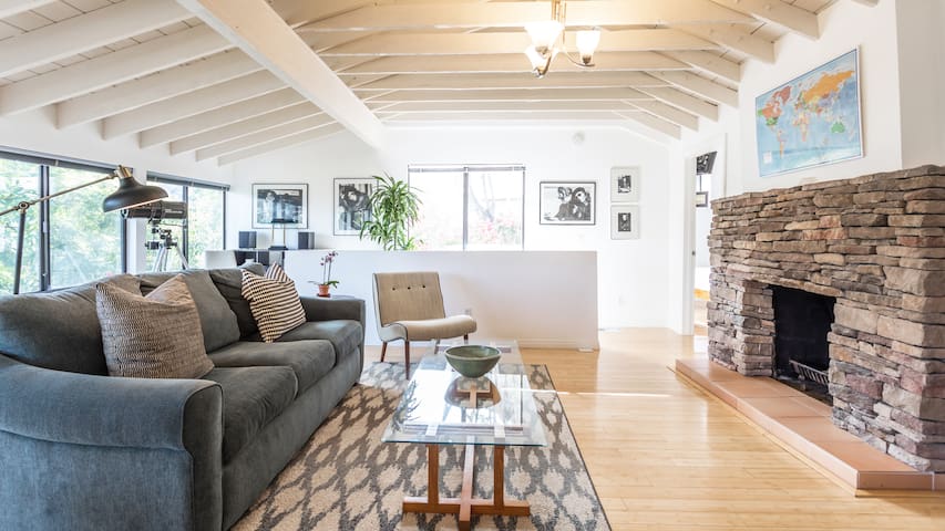 Tranquil Hillside House with Deck & Fire Pit