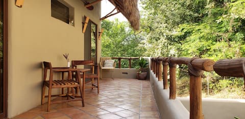 Top Airbnb: *Stylish 5-Star* 2nd Floor Apartment/Walk to Beach in Sayulita