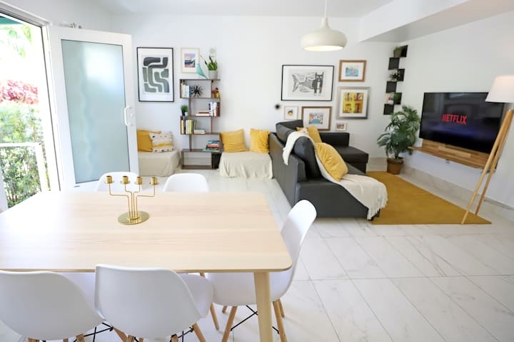 3min to Beach Bungalow FamilyFriendly Free Parking