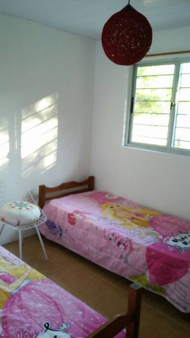Segundo dormitorio con 2 camas de 1 plaza