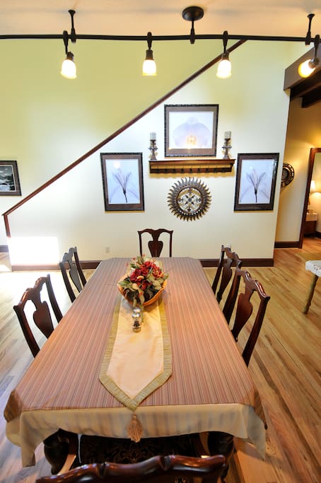Large kitchen table with extra leaf available