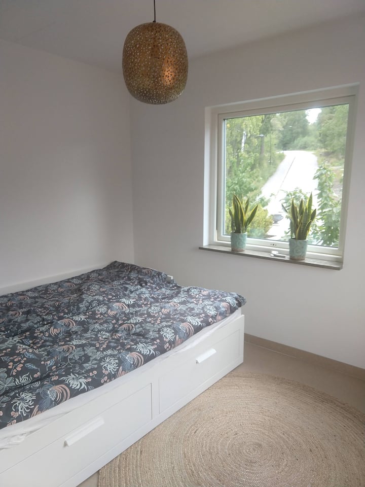 غرفة نوم ثانية ، بسرير أريكة 160 سم 