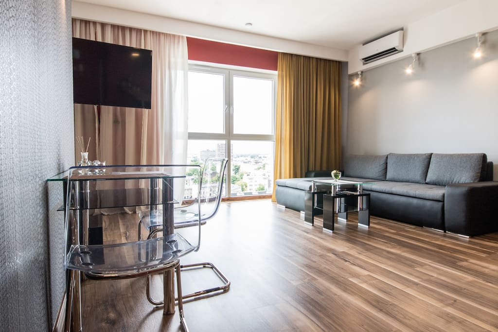 Salon, living room
