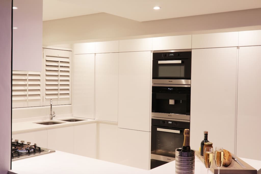 Fully equipped kitchen with state of the art Miele appliances