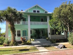 Classic+Hemingway+Style+1+BR+apt+in+Tarpon+Springs