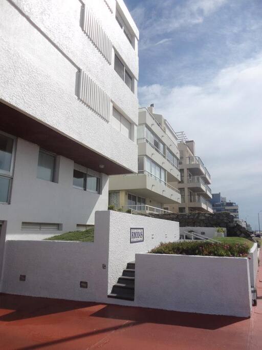 Fachada do prédio frente a La Rambla