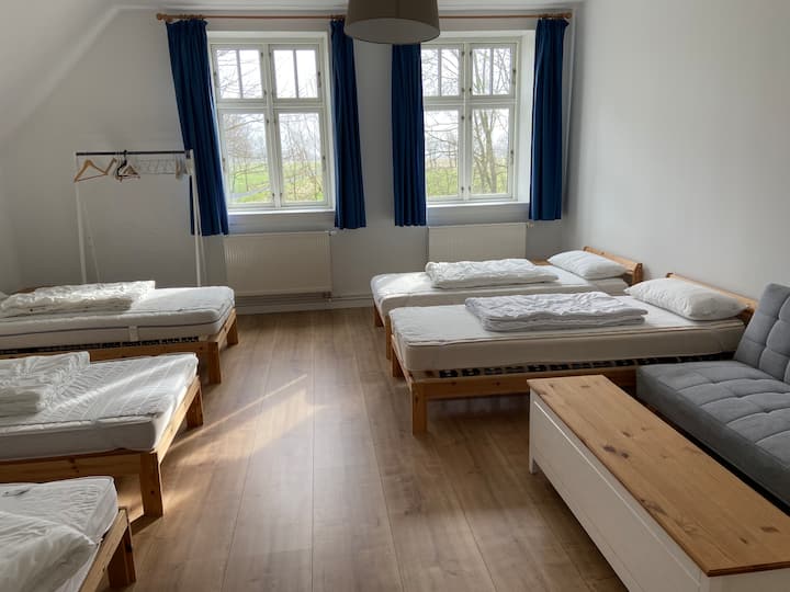 Schlafzimmer 5