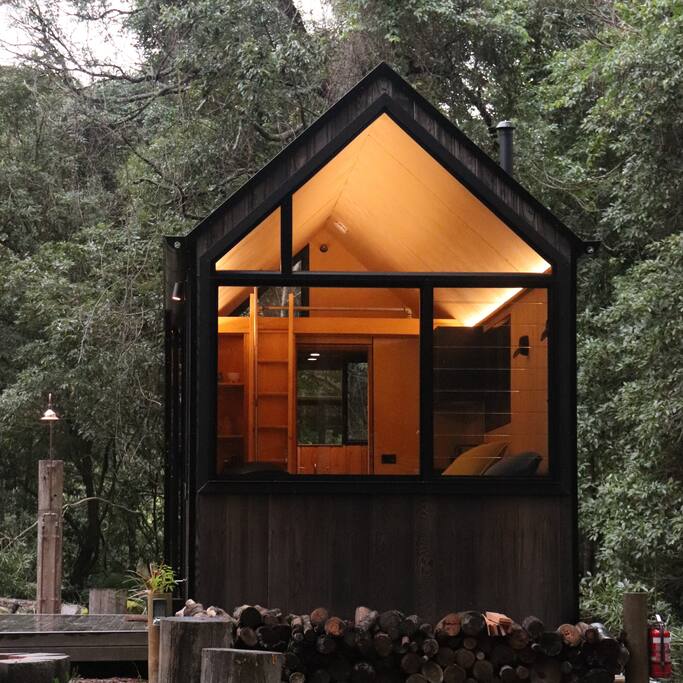 Creek side Tiny House in a subtropical rainforest Tiny houses for