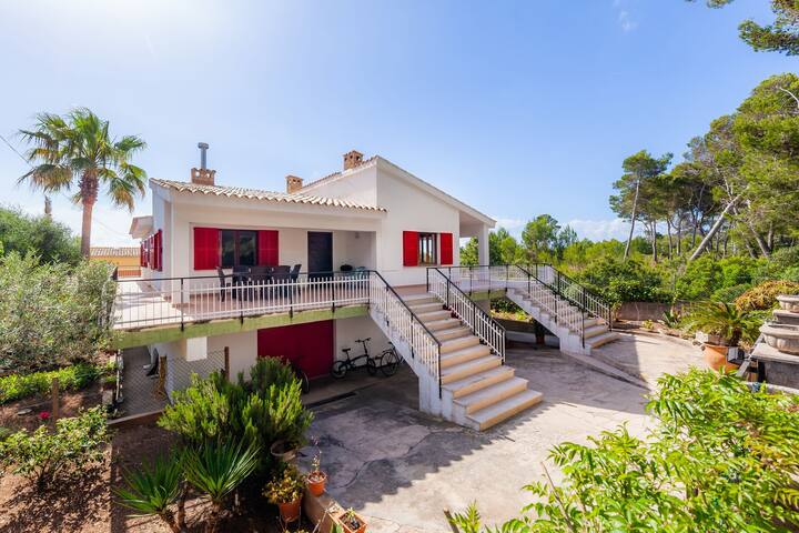 Es Pins gallery image 5