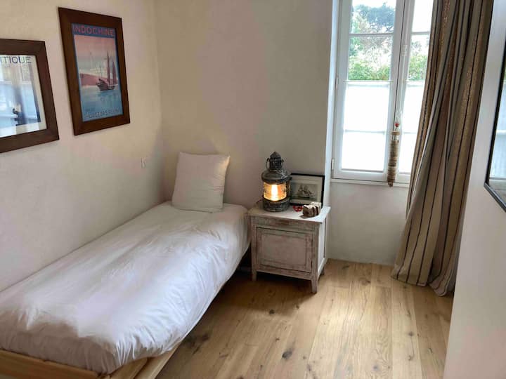 Dormitorio 4 - una cama individual (posible dos)