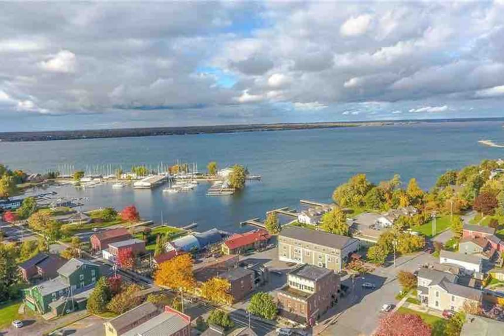 Cozy Apartment in Downtown Sackets Harbor Apartments for Rent in