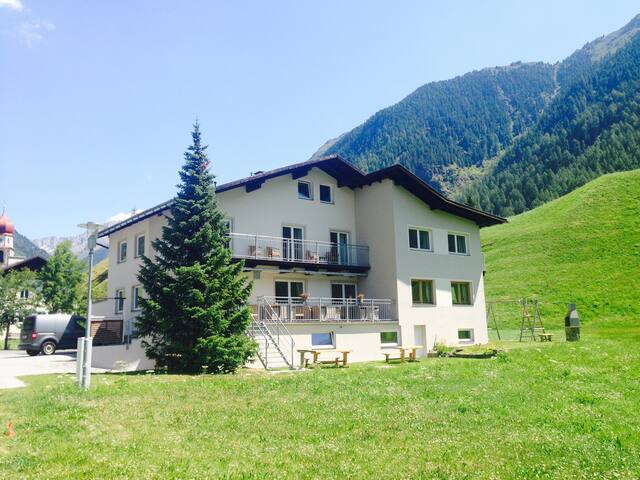 Apartment I see