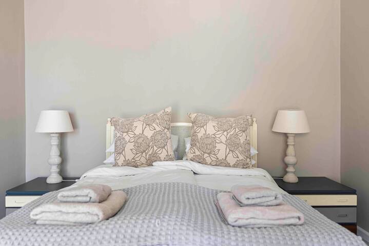 Camps Bay Cottage. Flera uteplatser, 150m fr hav. gallery image 3