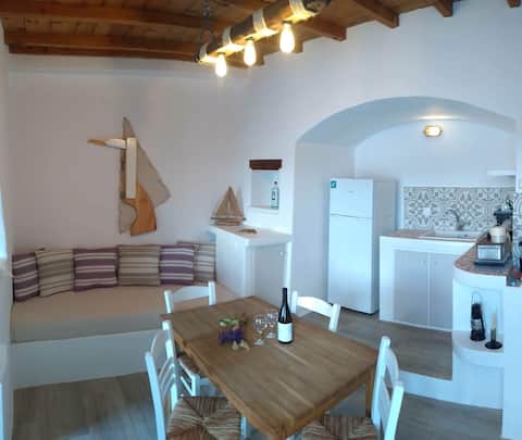 Top Airbnb: Milos By The Sea – Seafront House in Περιφέρεια Νοτίου Αιγαίου